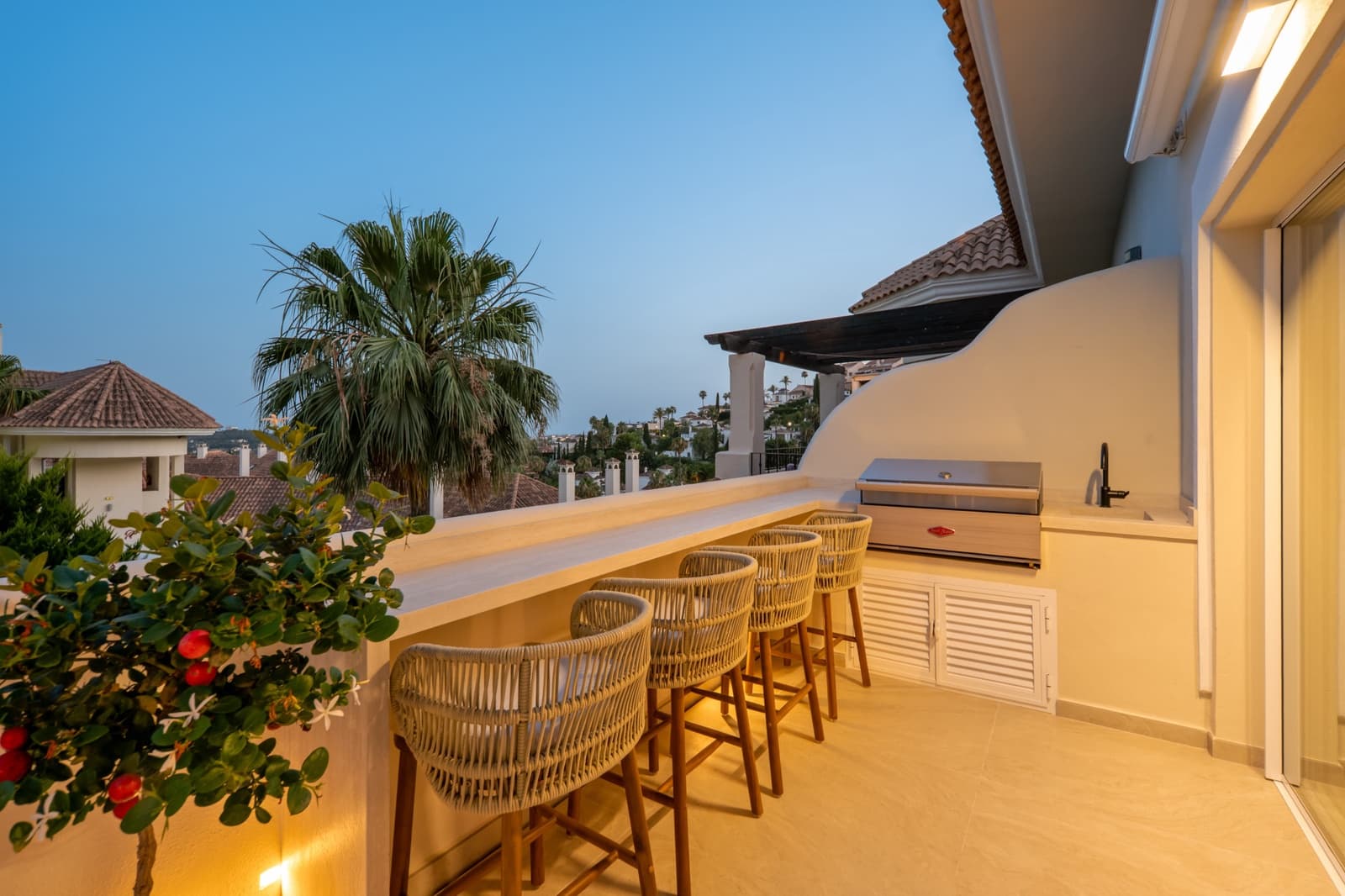3 soveværelse Penthouse til salg i Marbella med swimmingpool garage - € 1.695.000 (Ref: 9978436)