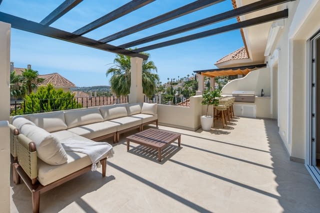 3 soveværelse Penthouse til salg i Marbella med swimmingpool garage - € 1.695.000 (Ref: 9978436)
