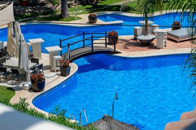 3 soveværelse Penthouse til salg i Marbella med swimmingpool garage - € 1.695.000 (Ref: 9978436)