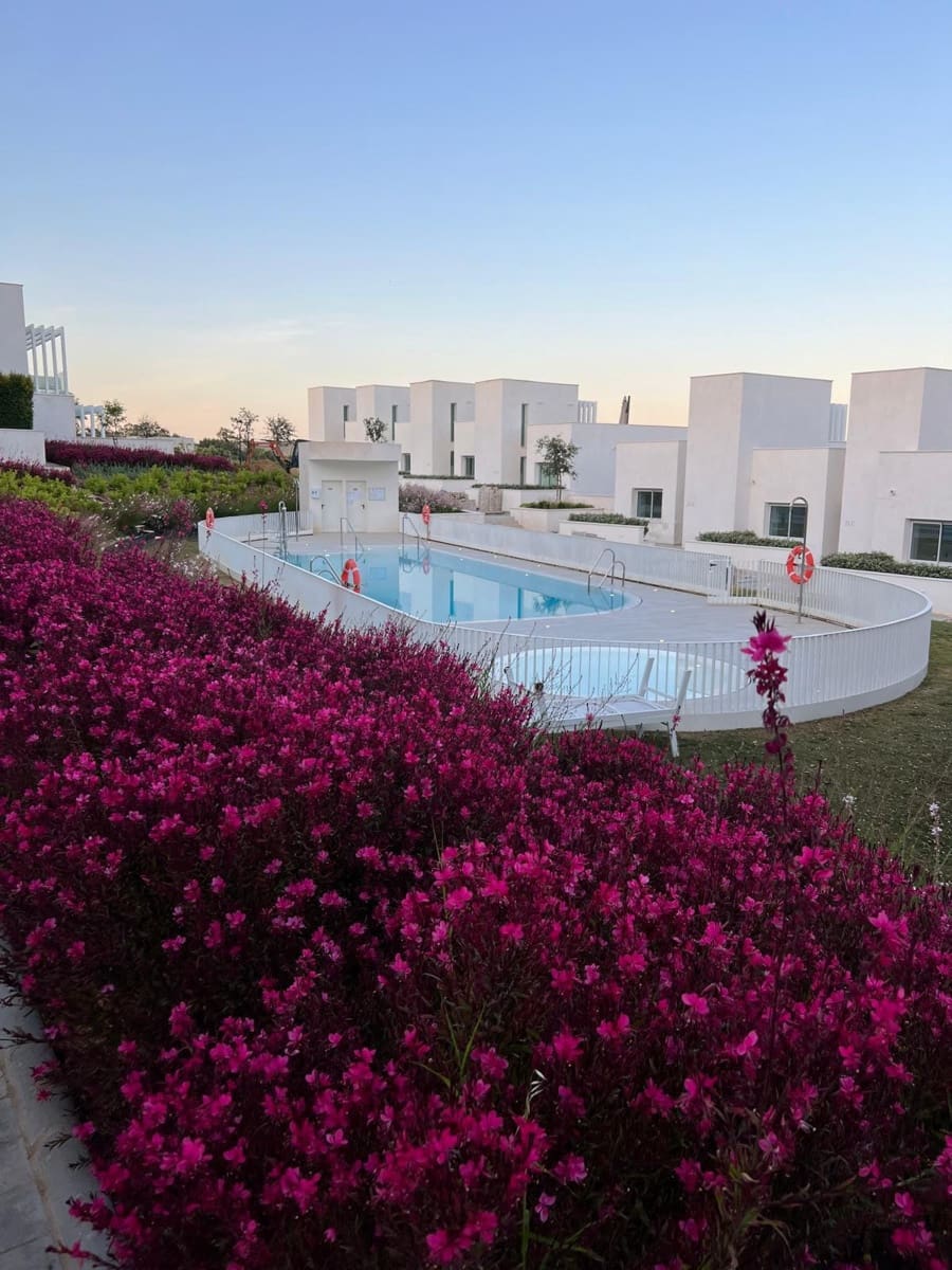 3 slaapkamer Halfvrijstaande villa te koop in Sotogrande met zwembad garage - € 899.000 (Ref: 9979539)