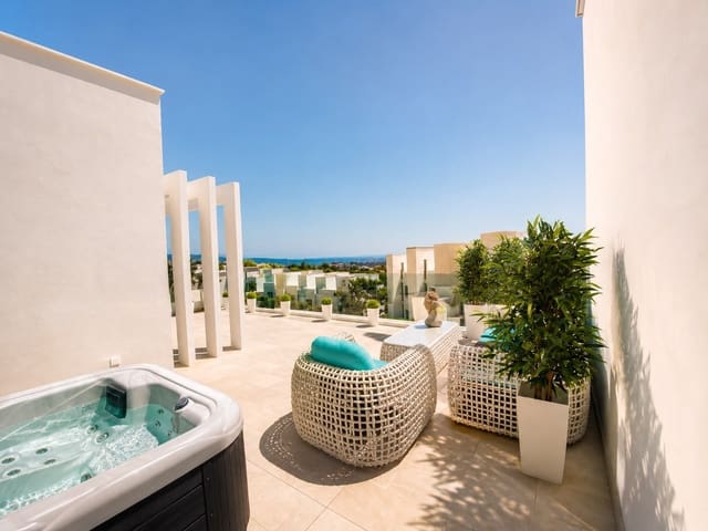3 soveværelse Semi-Rækkehus til salg i Sotogrande, San Roque med swimmingpool garage - € 899.000 (Ref: 9979539)