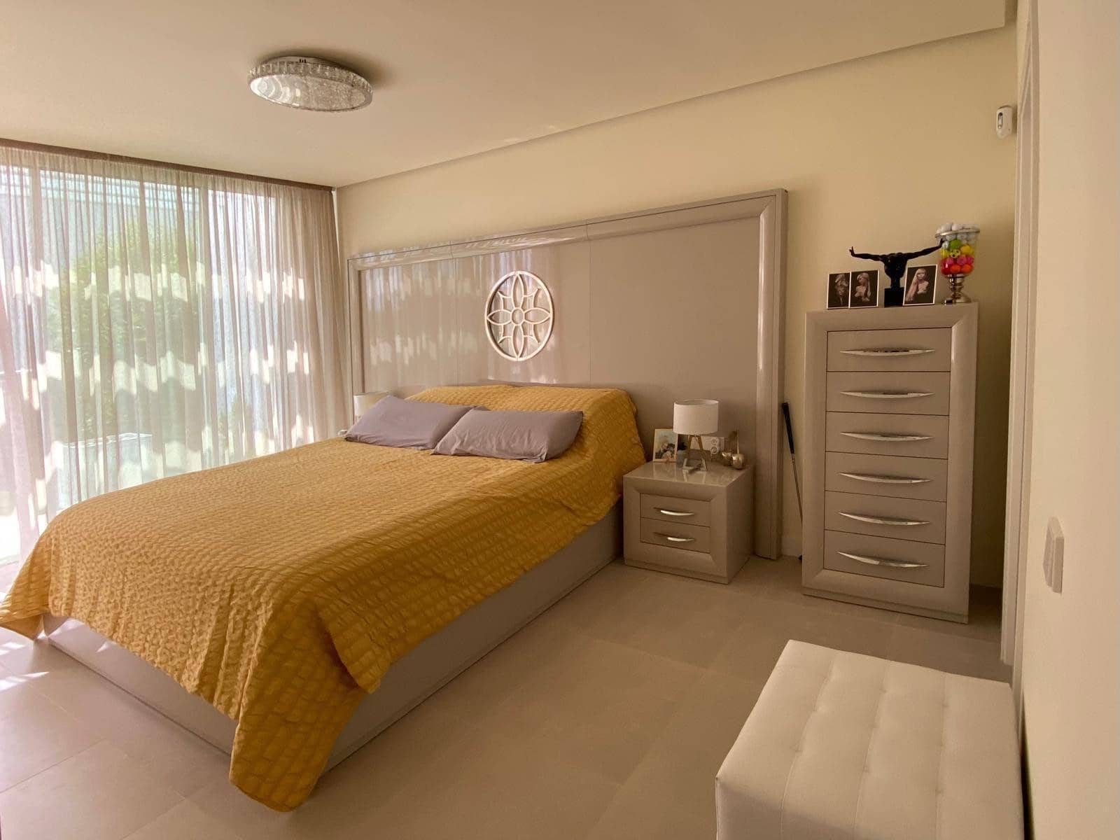 3 slaapkamer Halfvrijstaande villa te koop in Sotogrande met zwembad garage - € 899.000 (Ref: 9979539)