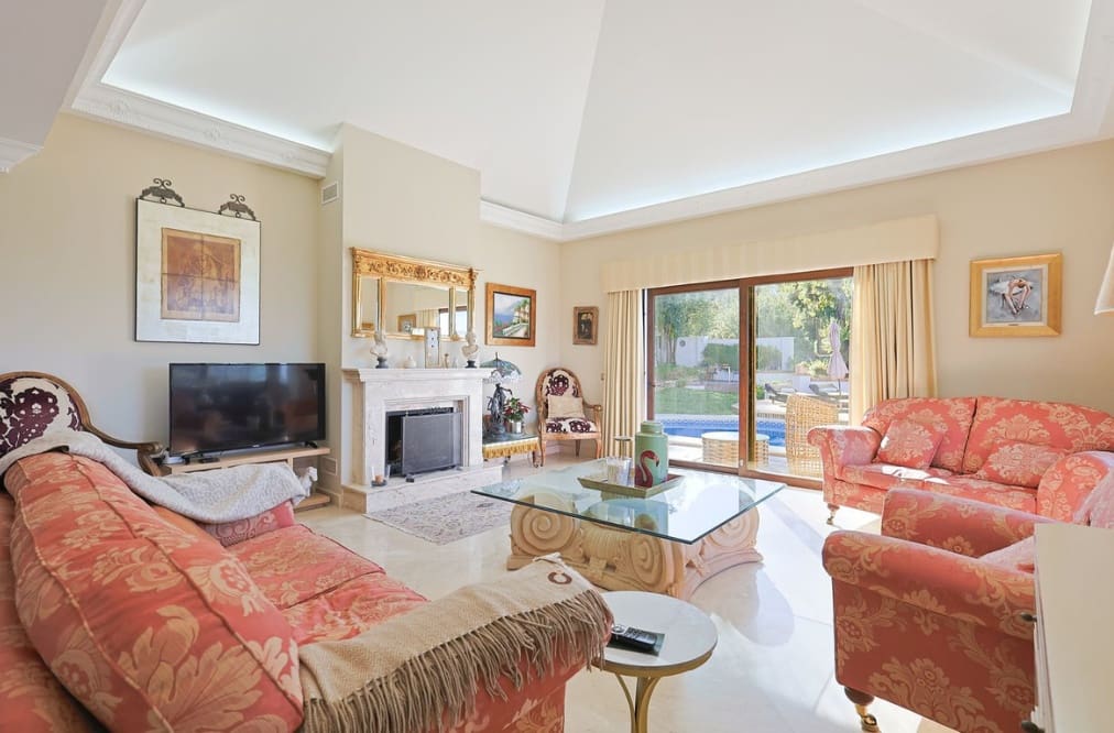 4 sovrum Villa till salu i Marbella med pool garage - 1 895 000 € (Ref: 9979541)