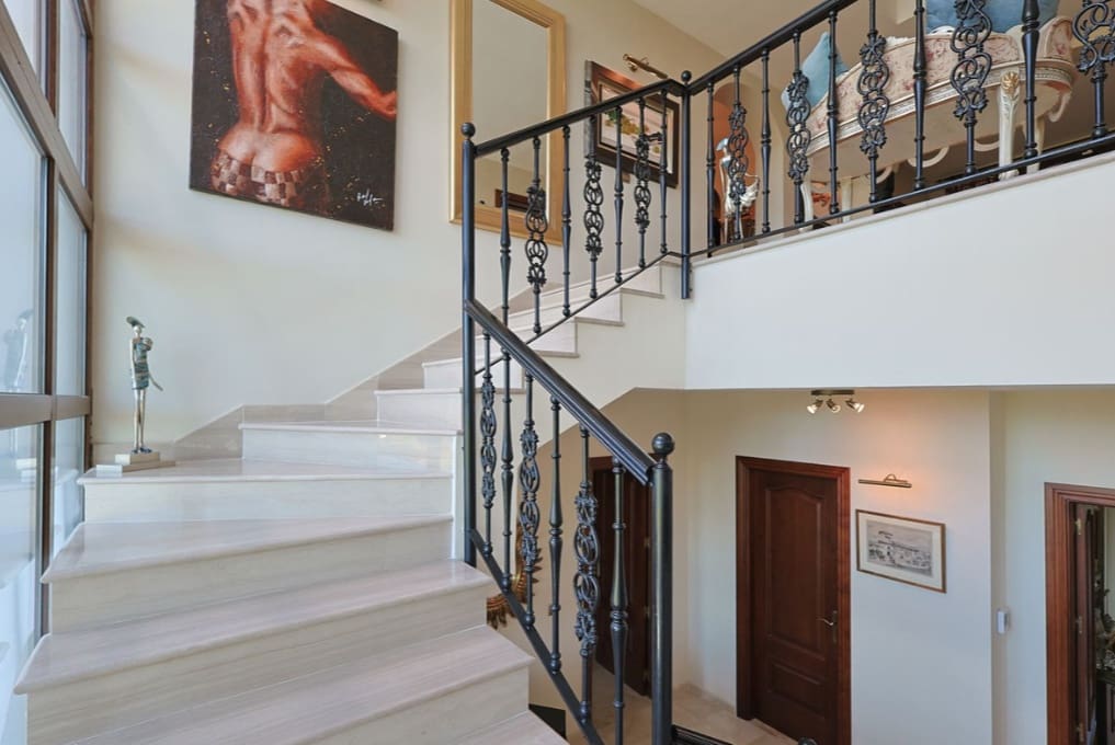 4 sovrum Villa till salu i Marbella med pool garage - 1 895 000 € (Ref: 9979541)