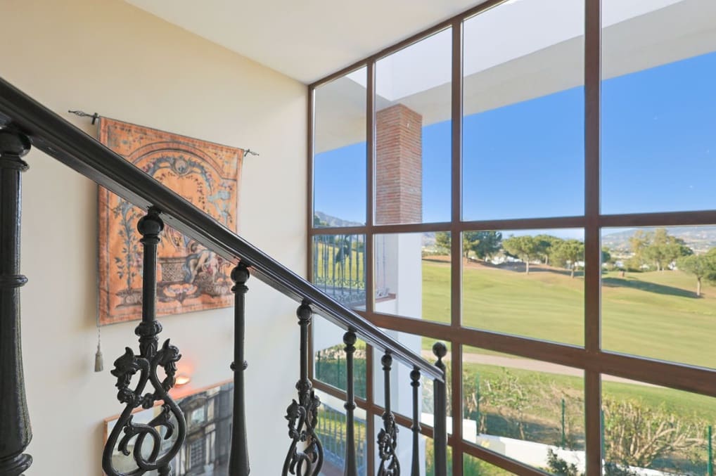 4 sovrum Villa till salu i Marbella med pool garage - 1 895 000 € (Ref: 9979541)