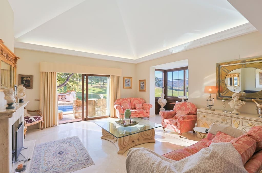 4 sovrum Villa till salu i Marbella med pool garage - 1 895 000 € (Ref: 9979541)