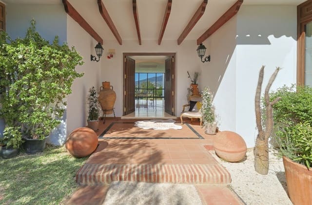 4 chambre Villa/Maison à vendre à Marbella avec piscine garage - 1 895 000 € (Ref: 9979541)