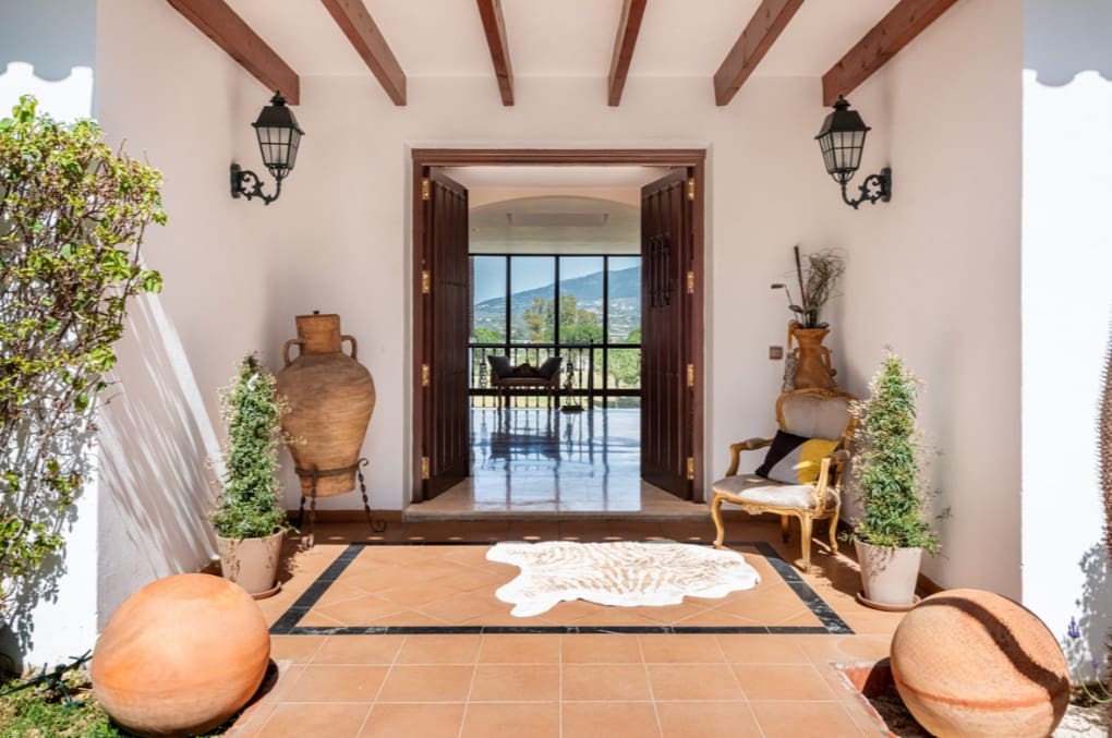 4 sovrum Villa till salu i Marbella med pool garage - 1 895 000 € (Ref: 9979541)