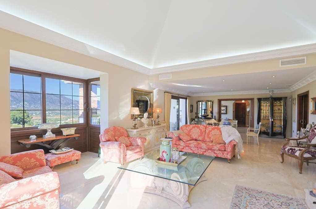 4 sovrum Villa till salu i Marbella med pool garage - 1 895 000 € (Ref: 9979541)