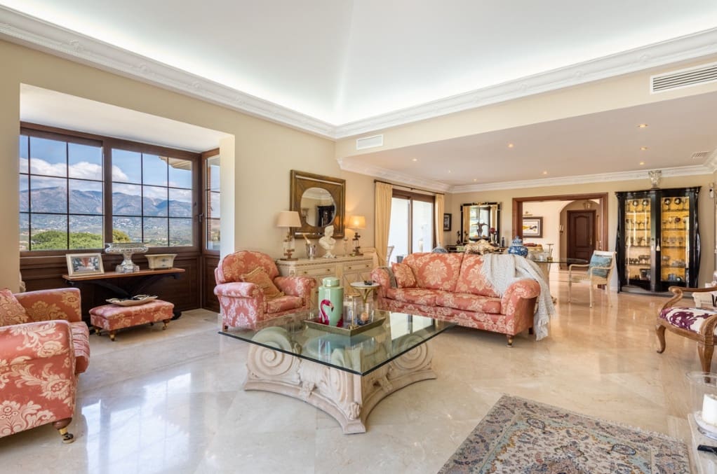 4 sovrum Villa till salu i Marbella med pool garage - 1 895 000 € (Ref: 9979541)