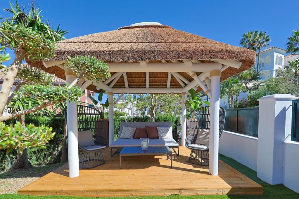 4 sovrum Villa till salu i Marbella med pool garage - 1 895 000 € (Ref: 9979541)