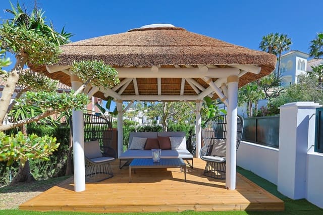 4 chambre Villa/Maison à vendre à Marbella avec piscine garage - 1 895 000 € (Ref: 9979541)