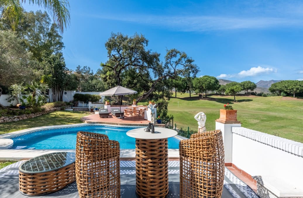 4 sovrum Villa till salu i Marbella med pool garage - 1 895 000 € (Ref: 9979541)