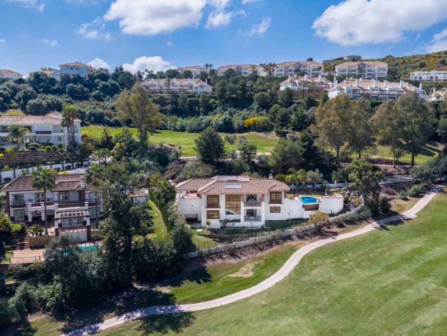 4 sovrum Villa till salu i Marbella med pool garage - 1 895 000 € (Ref: 9979541)