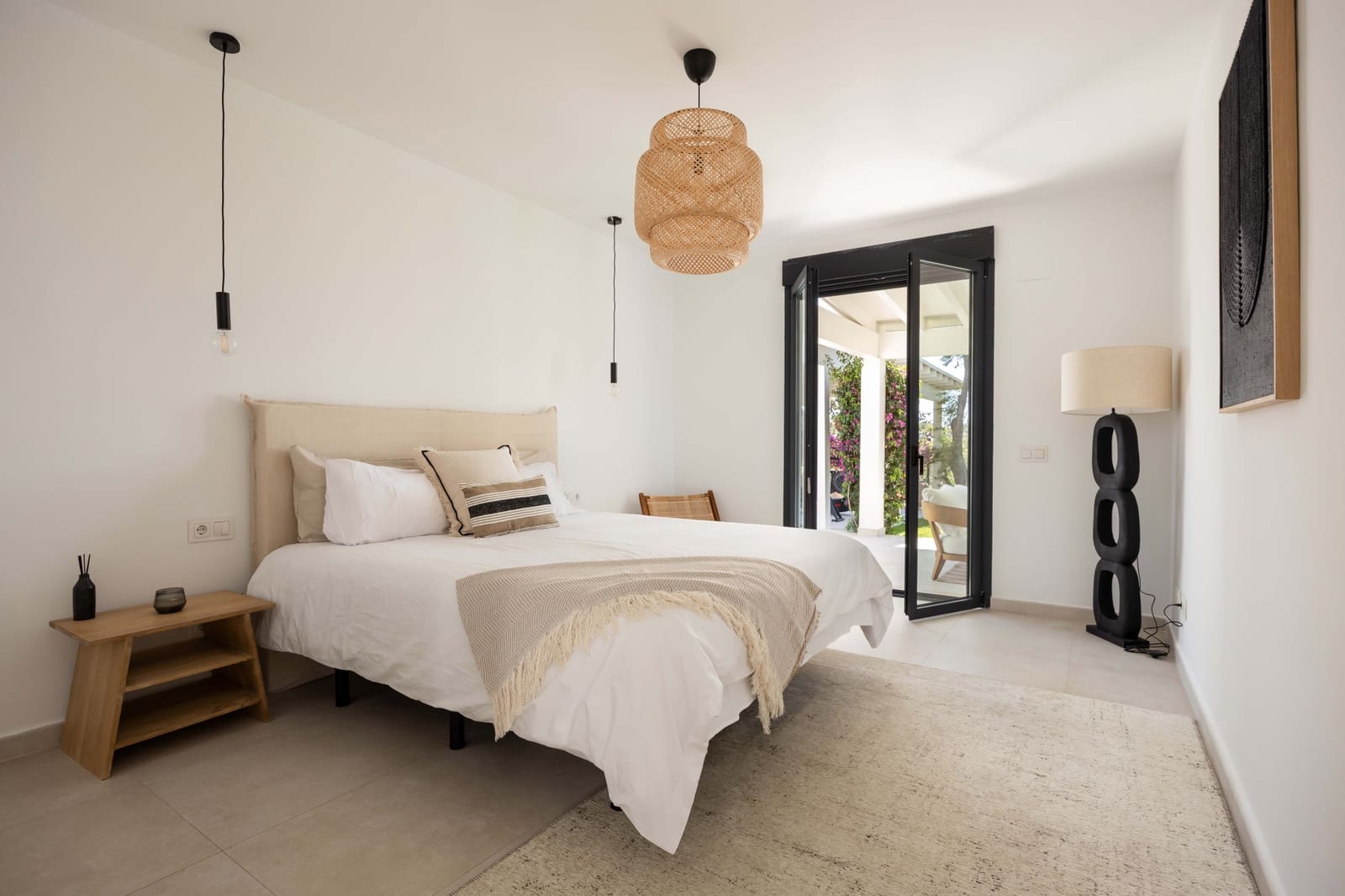 4 bedroom Villa for sale in Marbella with pool - € 2,095,000 (Ref: 9990322)