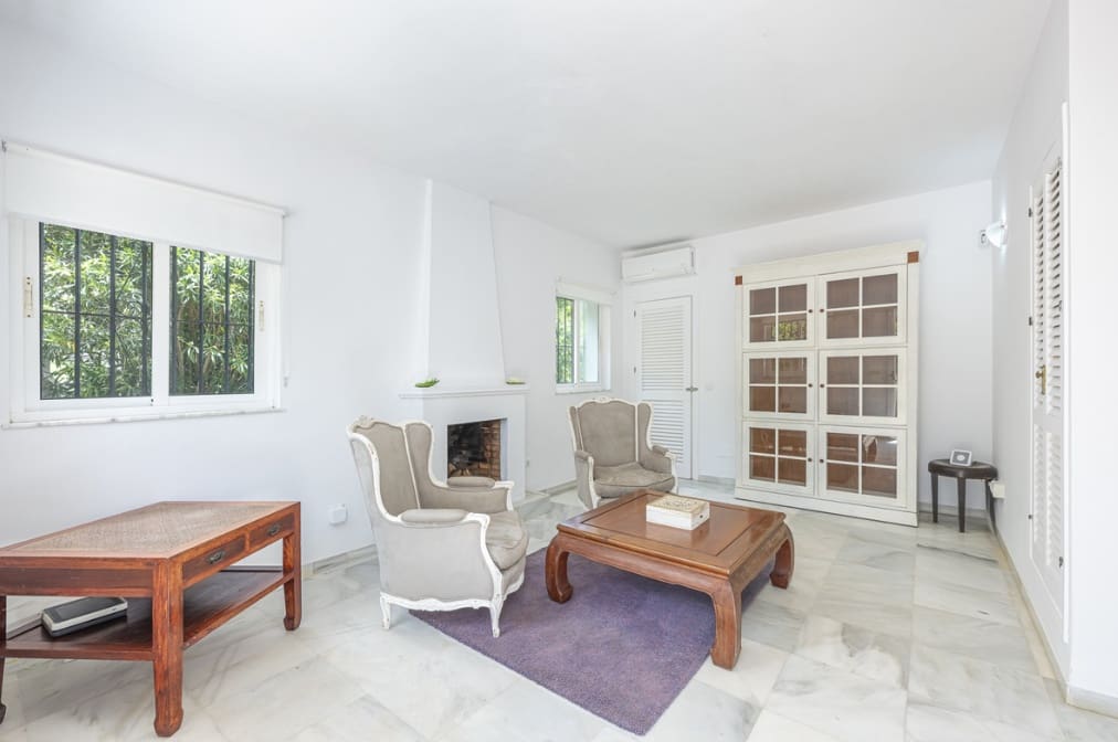 6 soverom Villa til salgs i Sotogrande med svømmebasseng garasje - € 1 845 000 (Ref: 9990323)