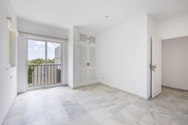 6 soverom Villa til salgs i Sotogrande, San Roque med svømmebasseng garasje - € 1 845 000 (Ref: 9990323)