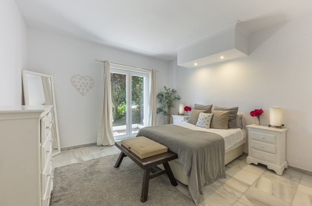 6 soverom Villa til salgs i Sotogrande med svømmebasseng garasje - € 1 845 000 (Ref: 9990323)