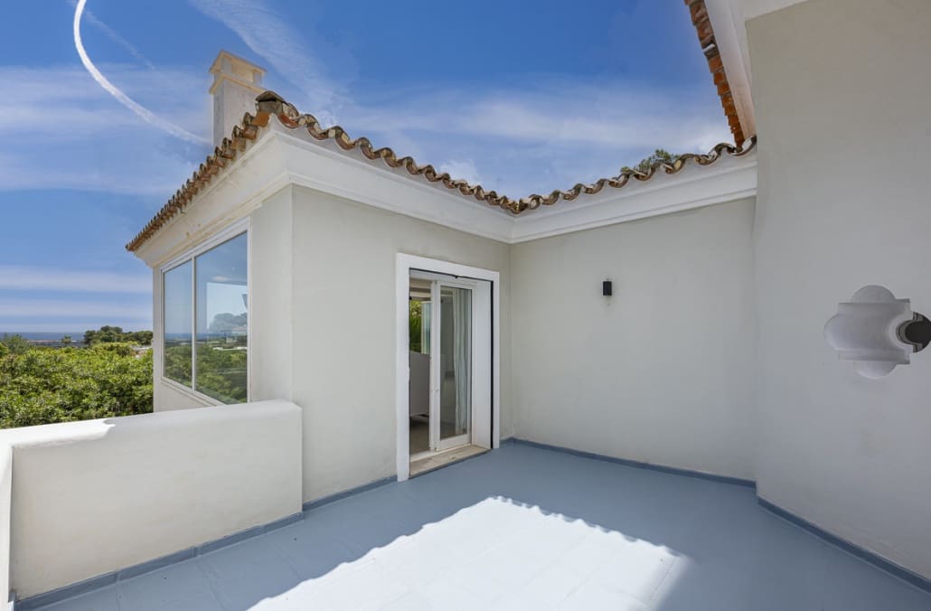 6 soverom Villa til salgs i Sotogrande med svømmebasseng garasje - € 1 845 000 (Ref: 9990323)