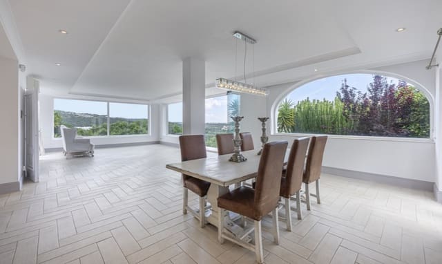 6 soverom Villa til salgs i Sotogrande, San Roque med svømmebasseng garasje - € 1 845 000 (Ref: 9990323)