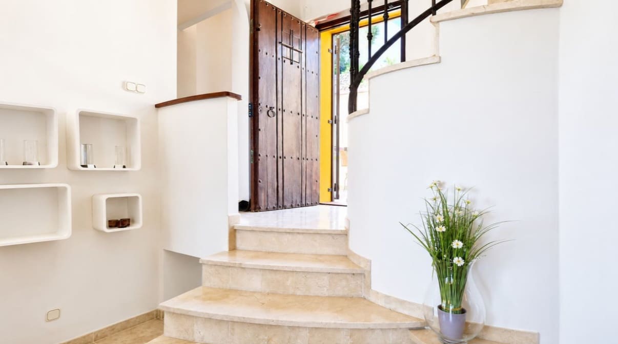 5 soveværelse Villa til salg i La Duquesa / Puerto de la Duquesa med swimmingpool garage - € 980.000 (Ref: 9990324)