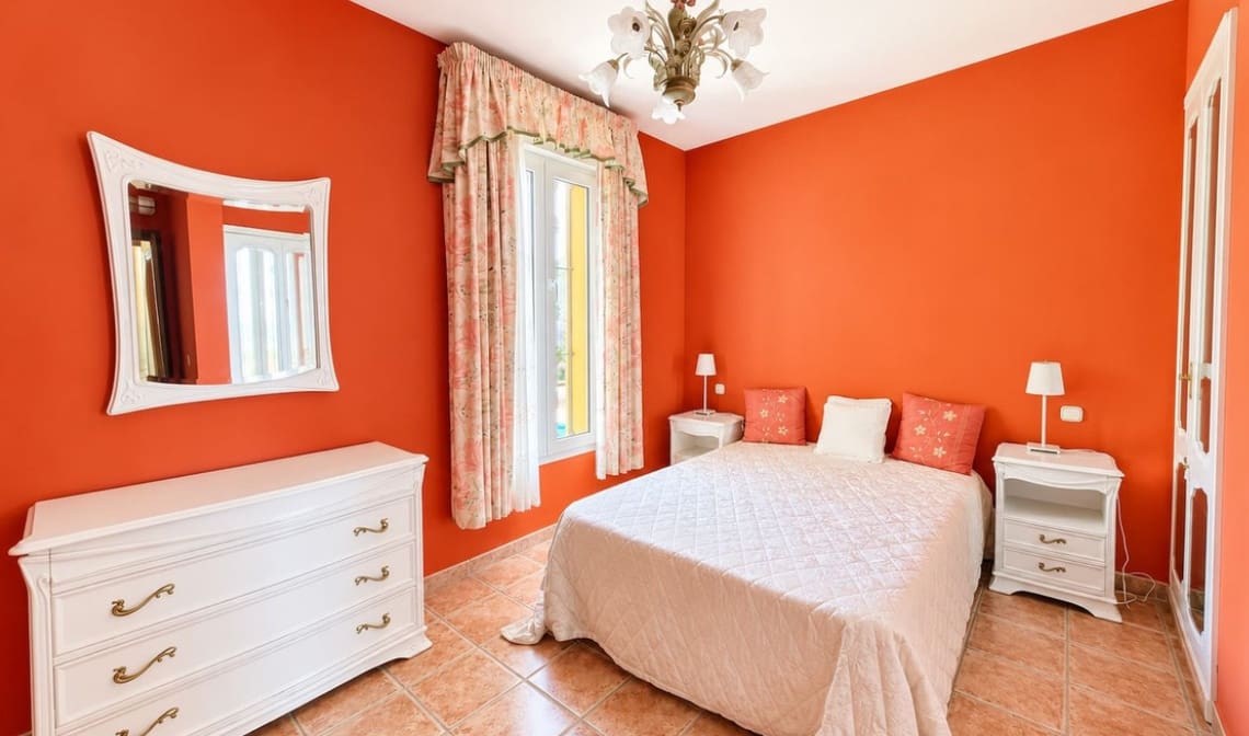 5 soveværelse Villa til salg i La Duquesa / Puerto de la Duquesa med swimmingpool garage - € 980.000 (Ref: 9990324)