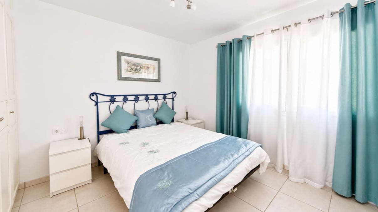 5 soveværelse Villa til salg i La Duquesa / Puerto de la Duquesa med swimmingpool garage - € 980.000 (Ref: 9990324)