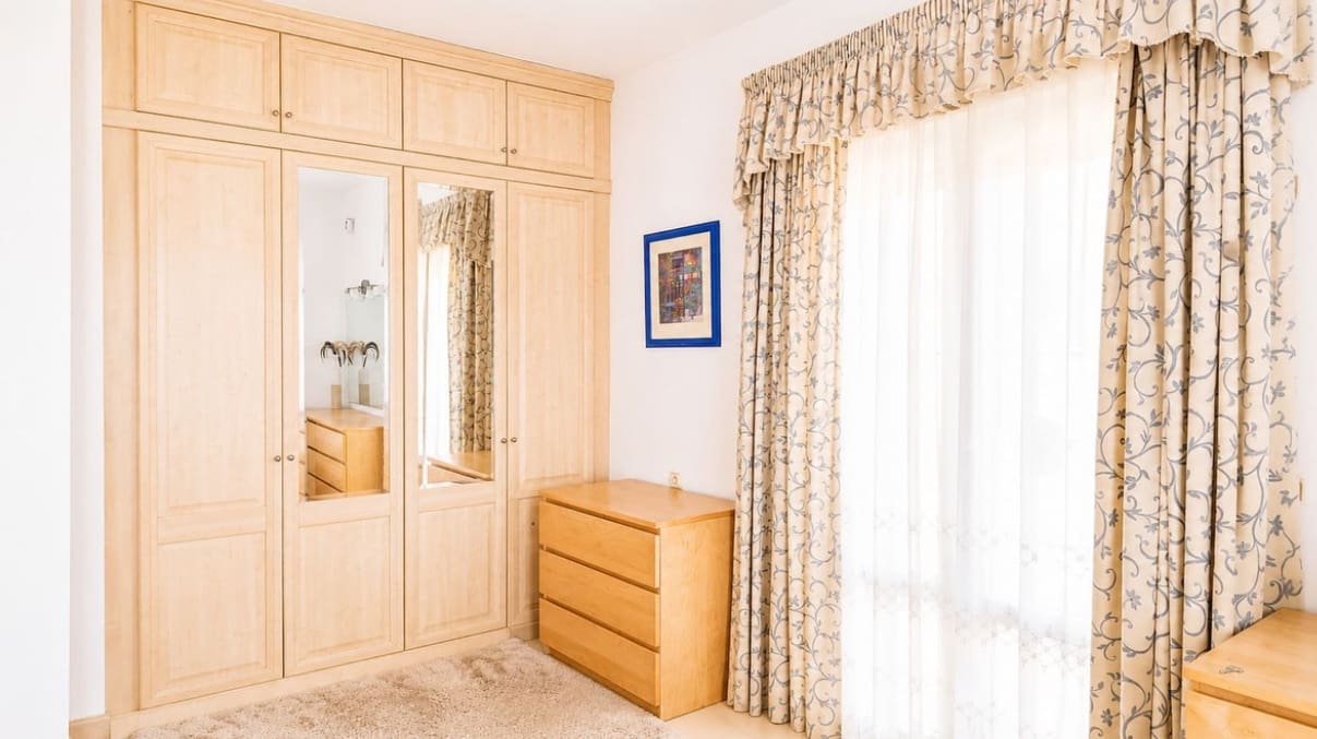 5 soveværelse Villa til salg i La Duquesa / Puerto de la Duquesa med swimmingpool garage - € 980.000 (Ref: 9990324)