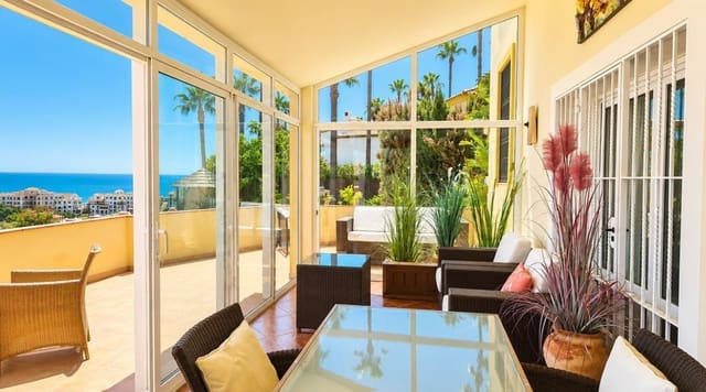 5 soveværelse Villa til salg i La Duquesa / Puerto de la Duquesa, Manilva med swimmingpool garage - € 980.000 (Ref: 9990324)