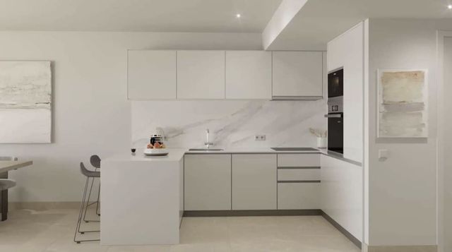 3 quarto Apartamento para venda em Estepona com piscina garagem - 465 000 € (Ref: 9990328)