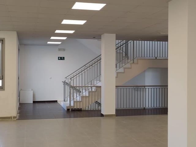 Escritório para arrendar em Culleredo - 7 000 € (Ref: 8101919)