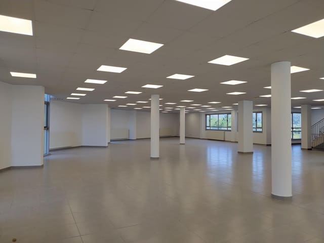 Escritório para arrendar em Culleredo - 7 000 € (Ref: 8101919)