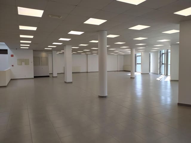 Escritório para arrendar em Culleredo - 7 000 € (Ref: 8101919)