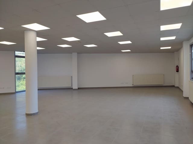 Escritório para arrendar em Culleredo - 7 000 € (Ref: 8101919)