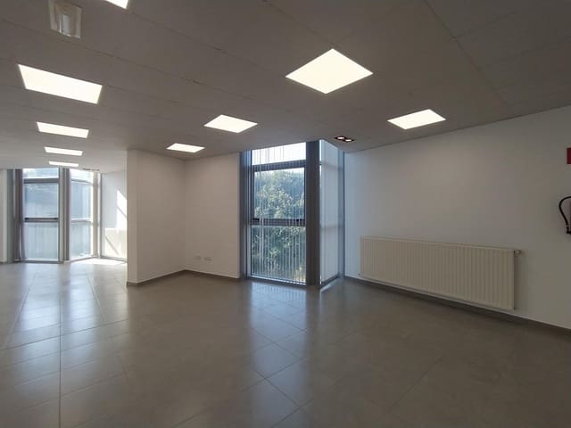 Escritório para arrendar em Culleredo - 7 000 € (Ref: 8101919)