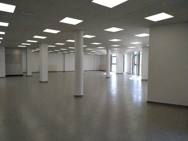 Escritório para arrendar em Culleredo - 7 000 € (Ref: 8101919)