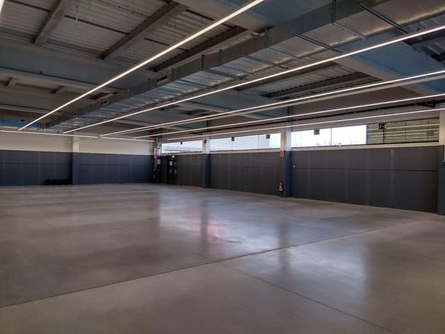 Empresa para arrendar em Miranda de Ebro - 8 000 € (Ref: 8119934)