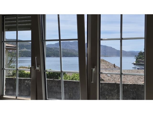 3 bedroom Townhouse for sale in Corcubión - € 149,000 (Ref: 9352087)
