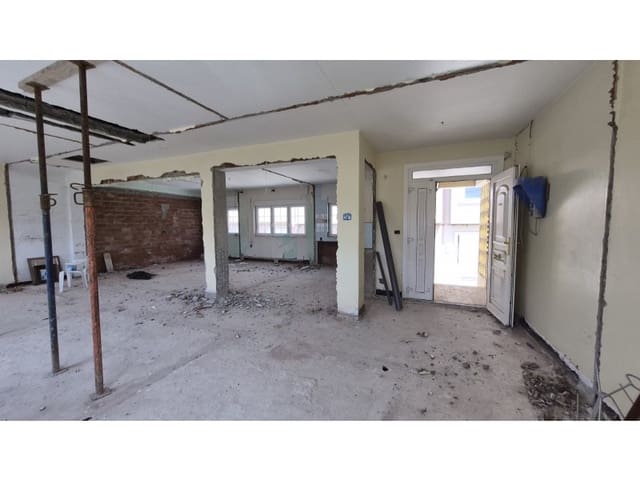 3 bedroom Townhouse for sale in Corcubión - € 149,000 (Ref: 9352087)