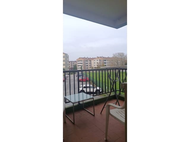 Flat for rent in Oleiros - € 690 (Ref: 9372146)