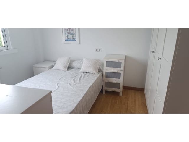 Flat for rent in Oleiros - € 690 (Ref: 9372146)