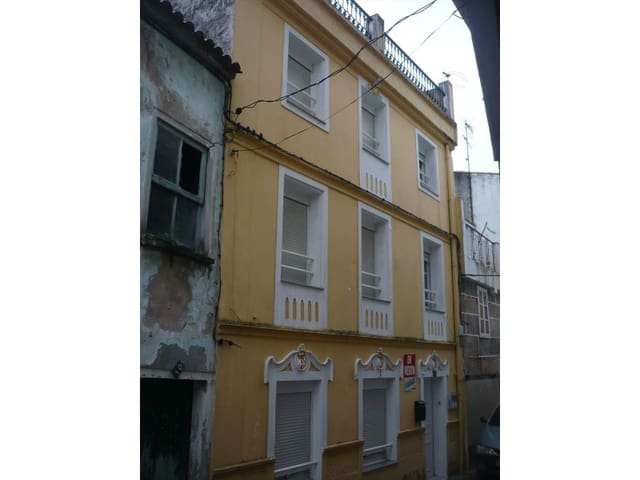 4 bedroom Townhouse for sale in Noia - € 135,000 (Ref: 9398314)