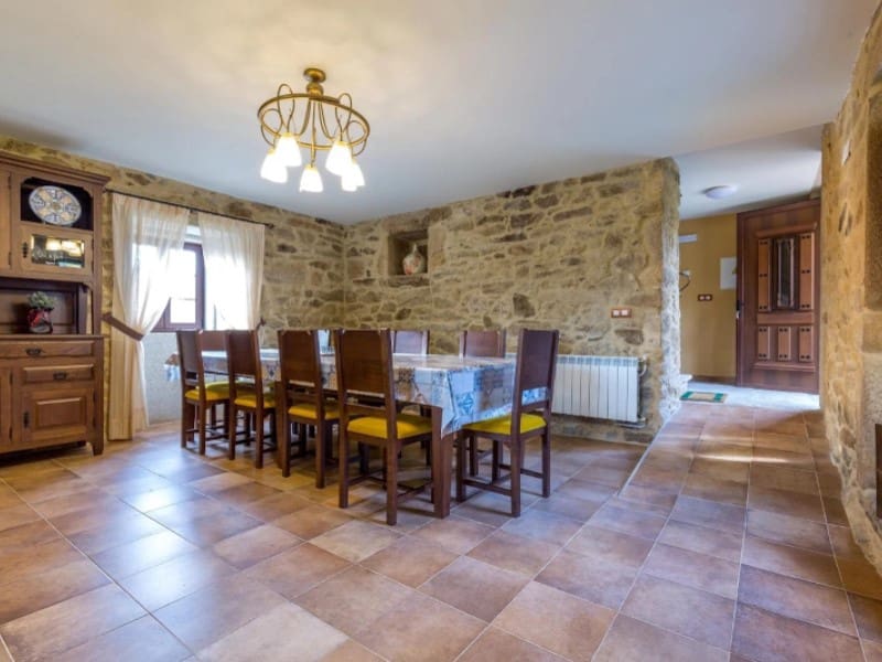 5 sovrum Finca/Hus på landet till salu i Palas de Rei med garage - 550 000 € (Ref: 9414316)