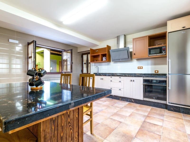 5 sovrum Finca/Hus på landet till salu i Palas de Rei med garage - 550 000 € (Ref: 9414316)