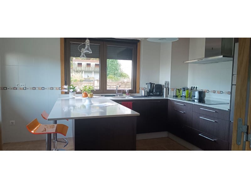 5 sypialnia Willa na sprzedaż w Teo z garażem - 448 000 € (Ref: 9416170)