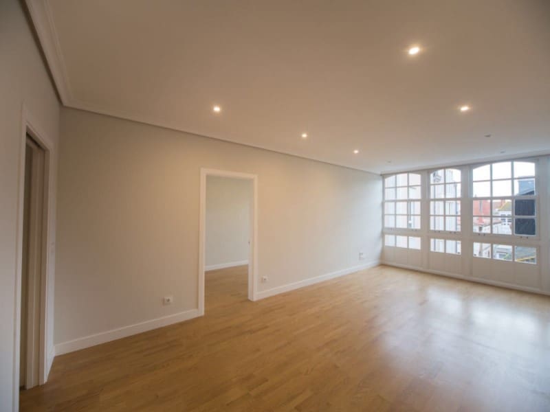 3 bedroom Flat for rent in A Coruna city - € 1,200 (Ref: 9437750)