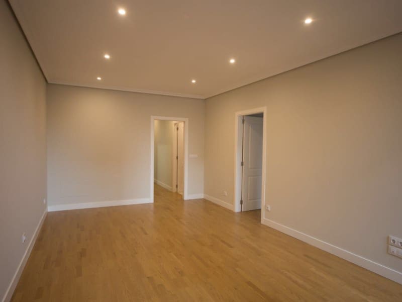 3 bedroom Flat for rent in A Coruna city - € 1,200 (Ref: 9437750)