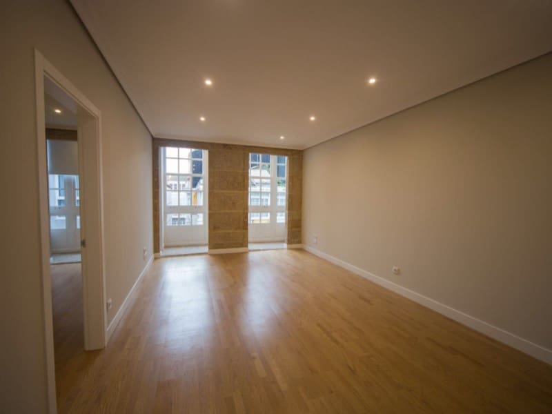 3 bedroom Flat for rent in A Coruna city - € 1,200 (Ref: 9437750)