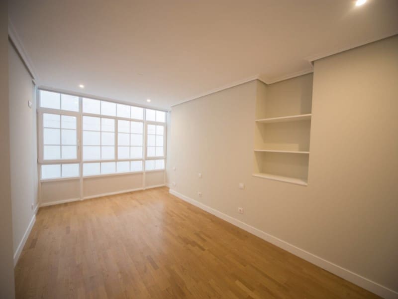 3 bedroom Flat for rent in A Coruna city - € 1,200 (Ref: 9437750)