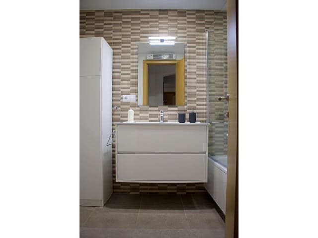 Lägenhet att hyra i A Coruña stad - 850 € (Ref: 9446650)